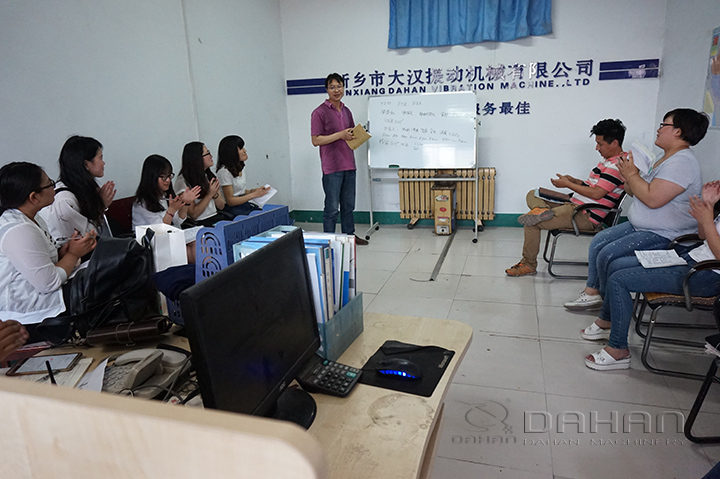 汉螺旋给料机实力雄厚，技术研发团队上百人